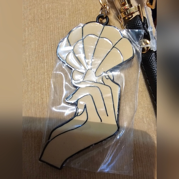 2/$20 Disney Make Up Wristlet Bags - Picture 5 of 8